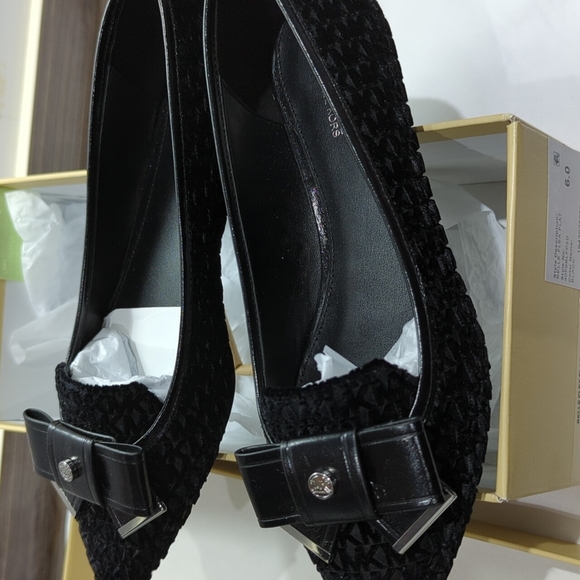 BNIB MICHAEL Kors Belle Flex Signature Logo Flats Black 6 - Picture 2 of 8